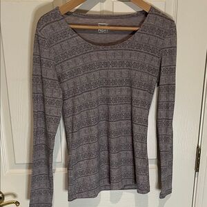 Kirklands Gray Patterned Long Sleeve Top